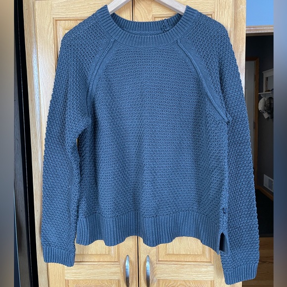 Women’s Gray Gap Sweater, medium - Picture 1 of 2